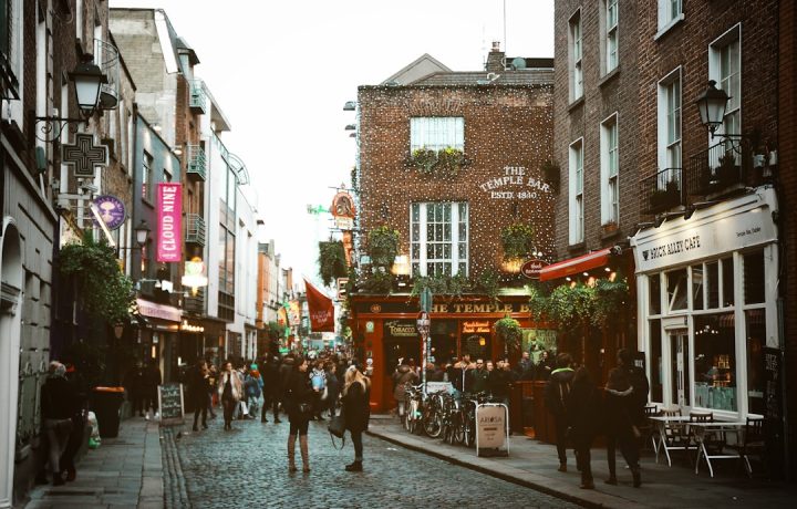 Sugar Dating and Financial Independence: A Path Many Irish Women Are Exploring